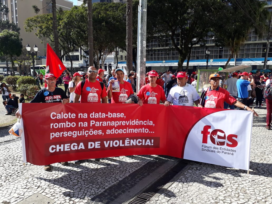 ASSUEL LEVA SERVIDORES PARA PARTICIPAR DE PROTESTO EM CURITIBA NESTE 30 DE AGOSTO